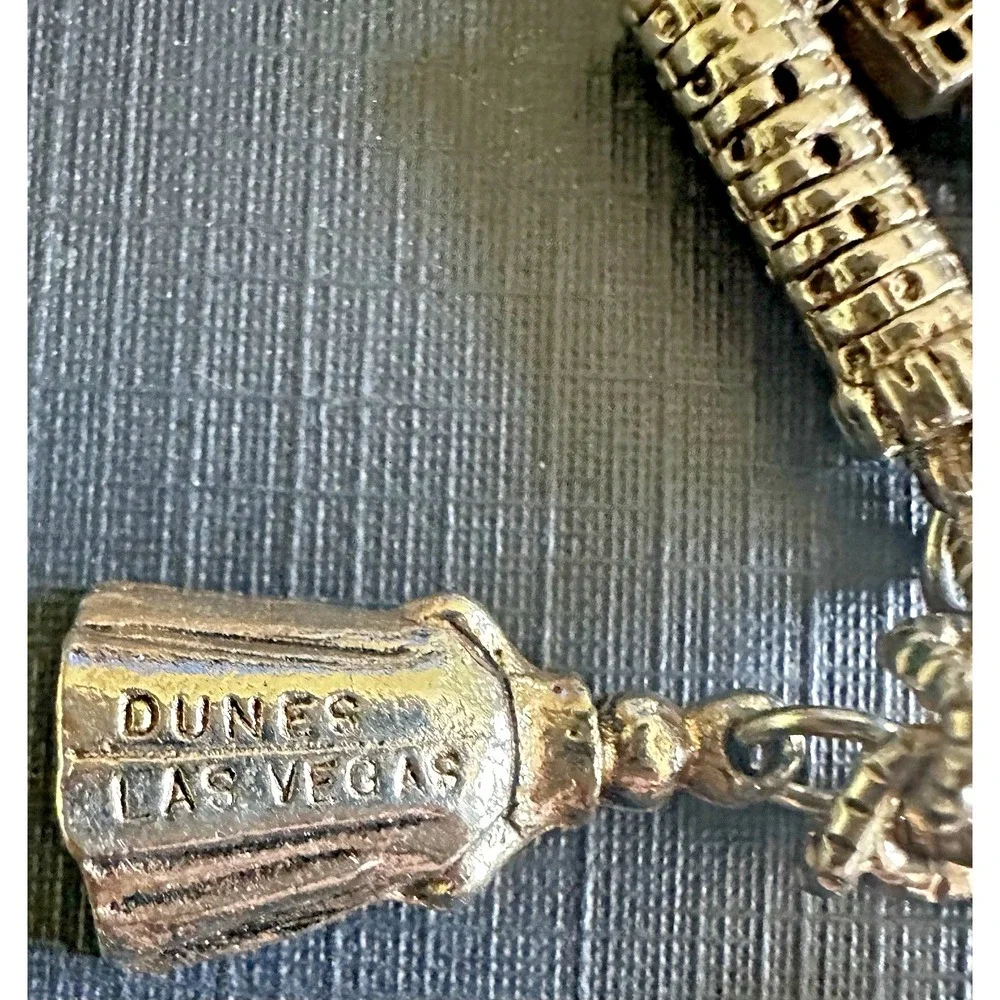 Vintage Las Vegas Casino Hotel Charm Bracelet with 10 Charms ~ Gold Color ~ 7 in